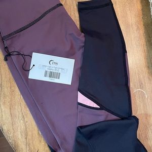 Zyia Discontinued Joker Light and Tights 7/8 length size 2 NWT